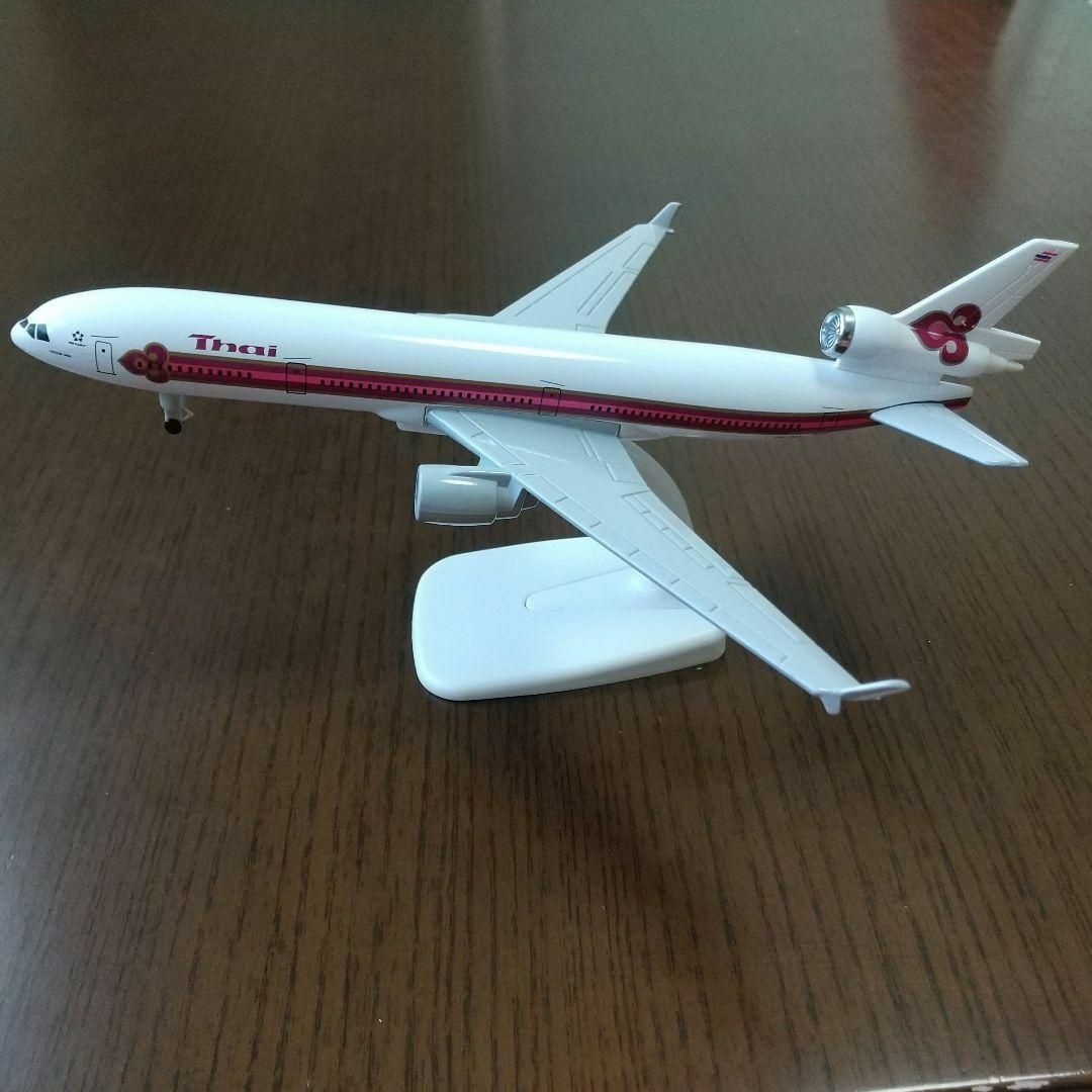 タイ航空 MD-11 飛行機模型 21cm エンタメ/ホビーのおもちゃ/ぬいぐるみ(模型/プラモデル)の商品写真