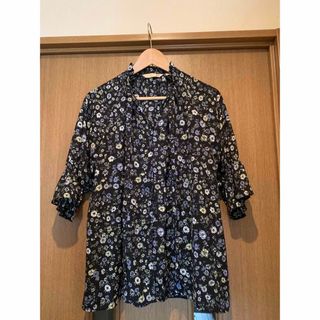 ユニクロ(UNIQLO)のPAUL & JOE ポール & ジョー ブラウス（7分袖）黒 フリル 花柄 L(シャツ/ブラウス(長袖/七分))