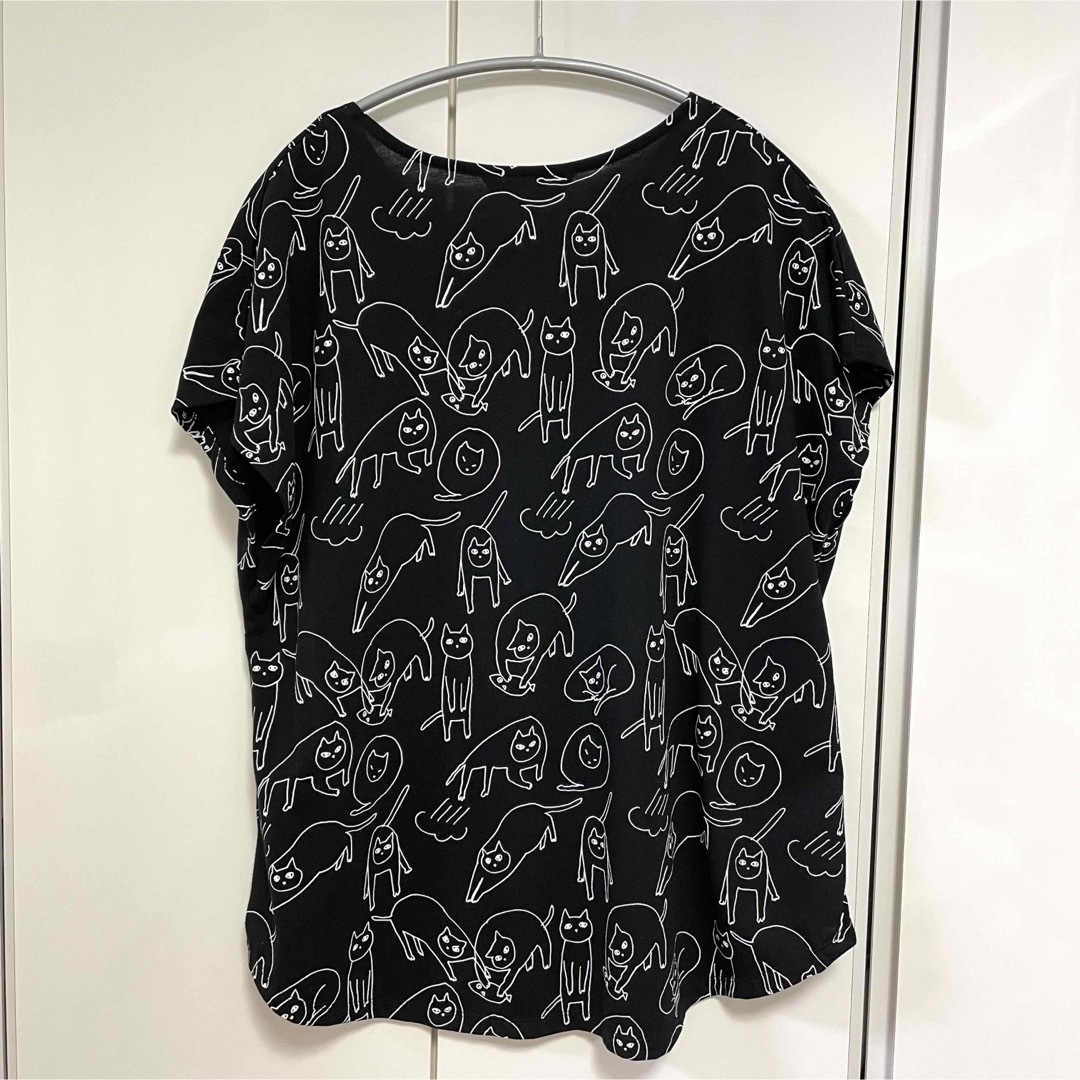 Design Tshirts Store graniph(グラニフ)の【graniph / グラニフ】黒　Tシャツ　猫 レディースのトップス(Tシャツ(半袖/袖なし))の商品写真