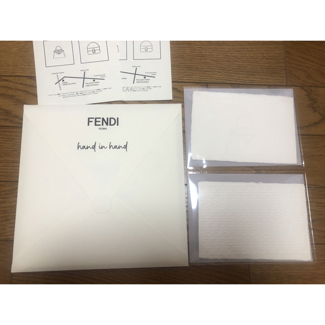 FENDI(フェンディ)の【FENDI】ポストカード2枚　ブックレット エンタメ/ホビーのコレクション(ノベルティグッズ)の商品写真