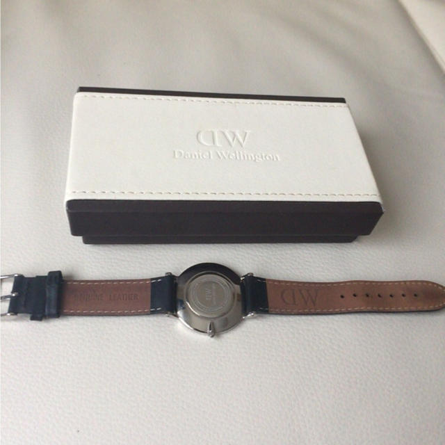 Daniel Wellington(ダニエルウェリントン)の美品♡スワロフスキー34mm レディースのファッション小物(腕時計)の商品写真