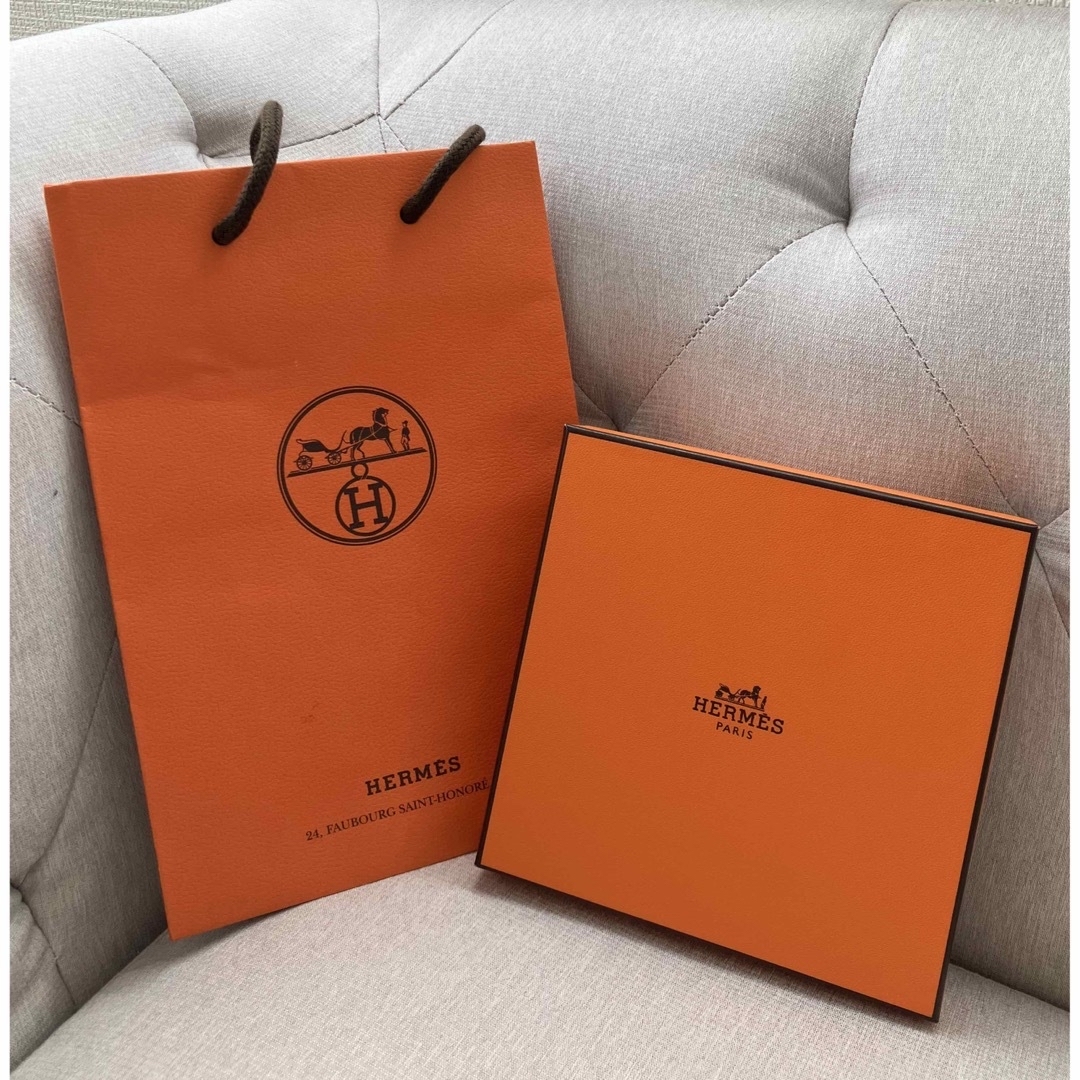 Hermes(エルメス)の【新品未使用】エルメス　ハンカチ　ピンク レディースのファッション小物(ハンカチ)の商品写真