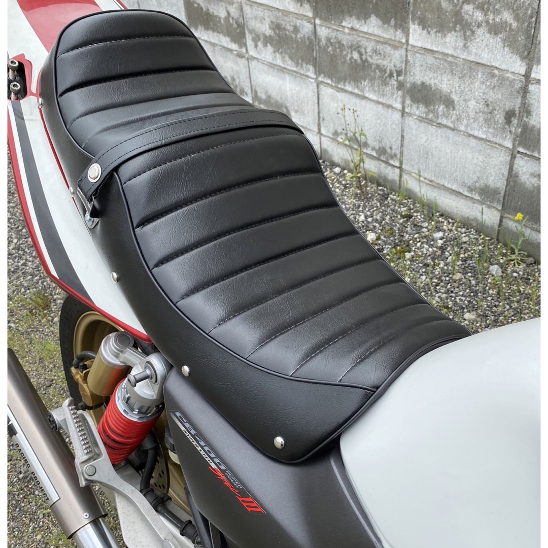 おひとつのみ!限定価格!cb400sf タックロールシート nc39 nc42の通販
