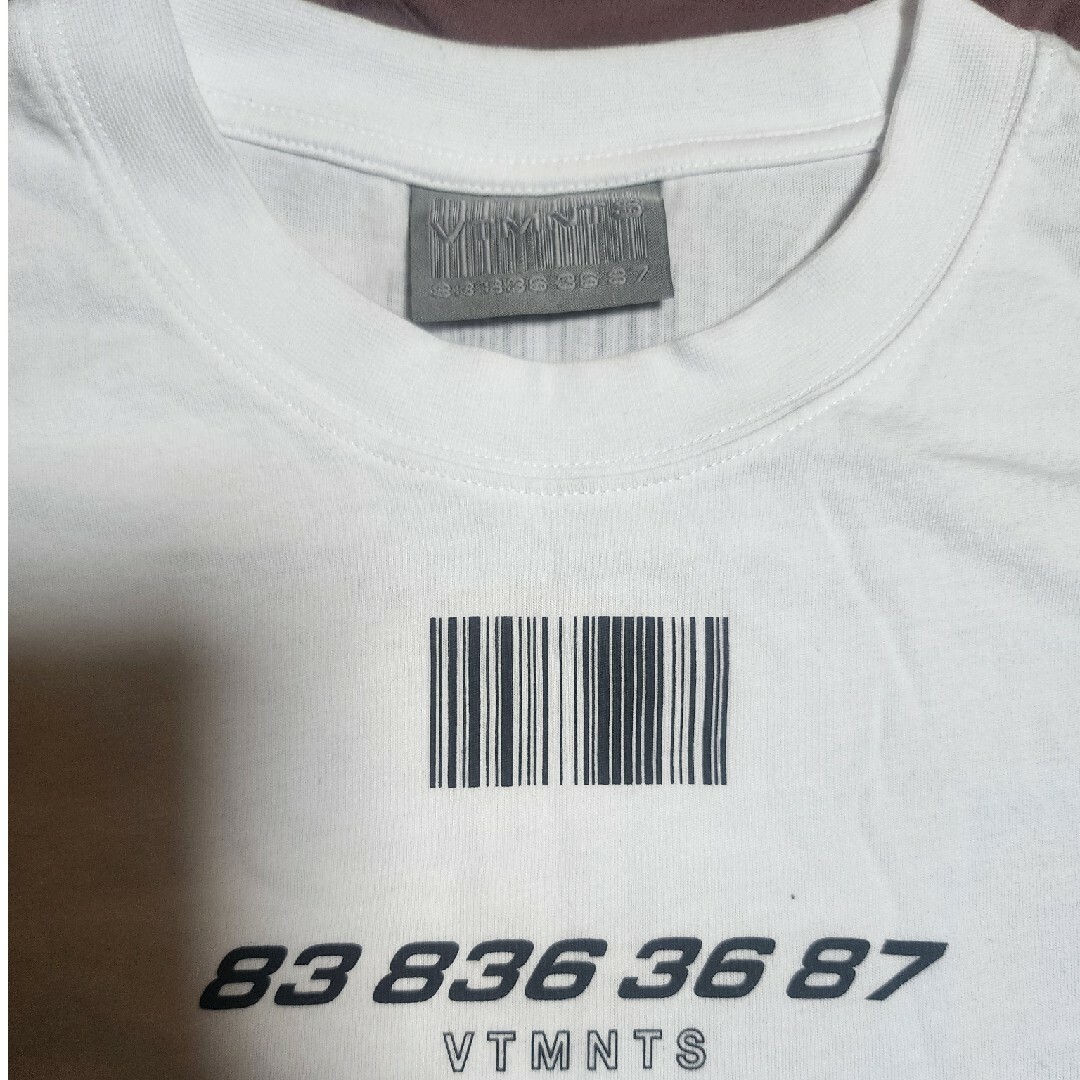 VETEMENTS - VTMNTSロングスリーブTシャツ ロンティ バーコードの通販