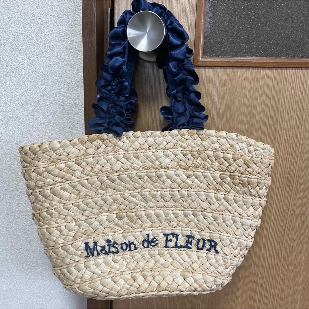 Maison de FLEUR(メゾンドフルール)の美品♡Maison de FLEUR フリルハンドルかごバッグ レディースのバッグ(かごバッグ/ストローバッグ)の商品写真