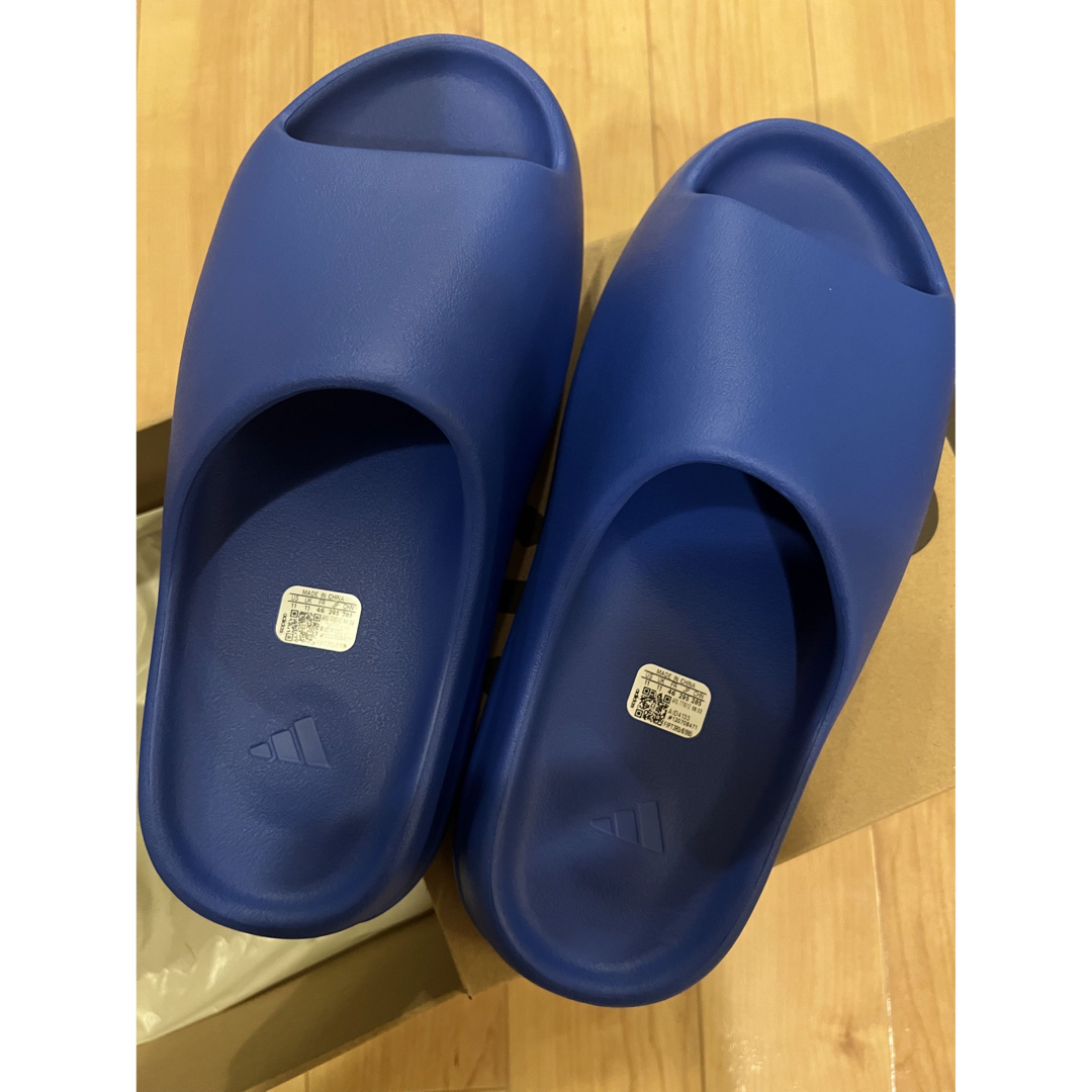 YEEZY（adidas）(イージー)の新品 29.5 adidas YEEZY SLIDE AZURE AZURE メンズの靴/シューズ(サンダル)の商品写真