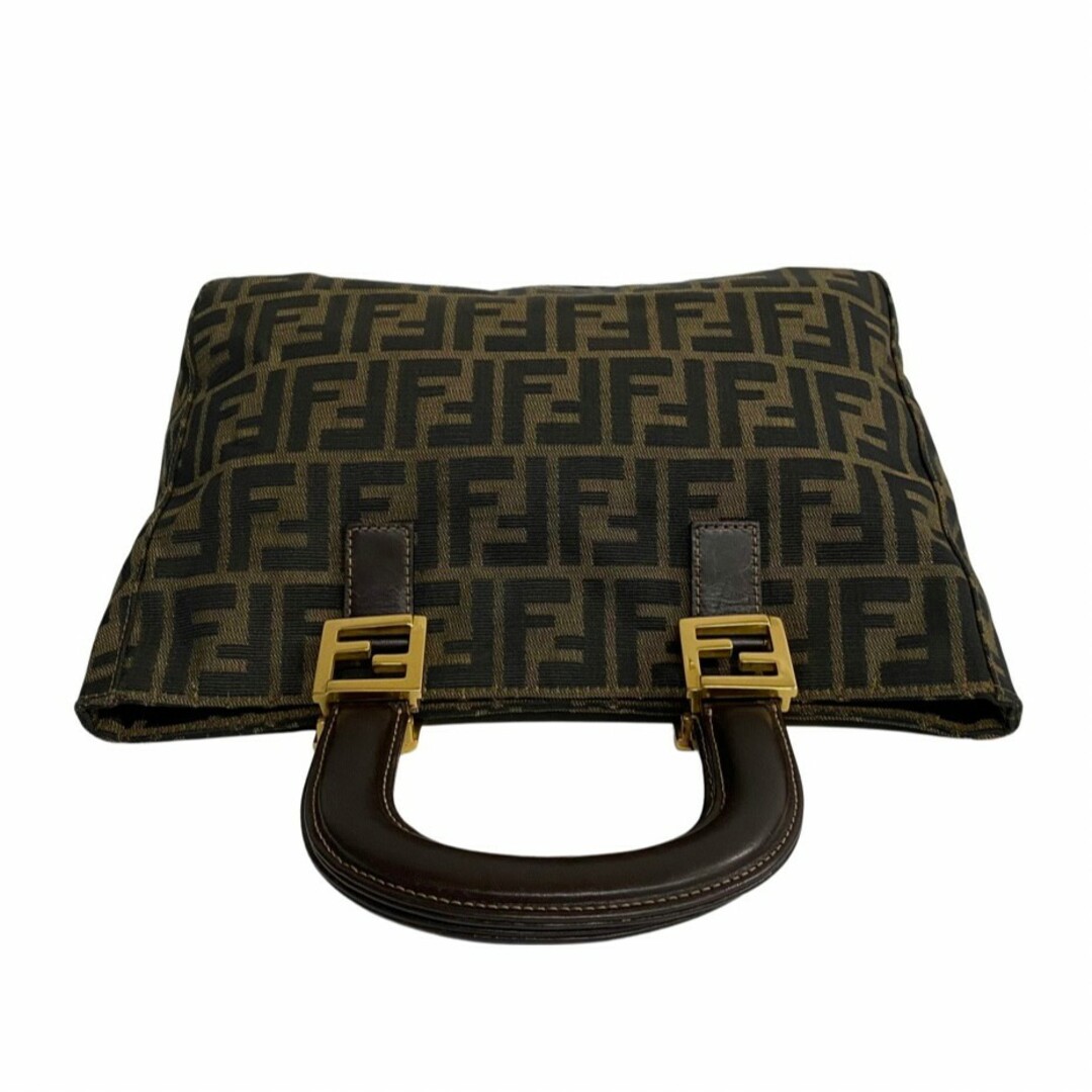 FENDI - ほぼ未使用 FENDI フェンディ ズッカ 柄 FF ロゴ レザー 本革