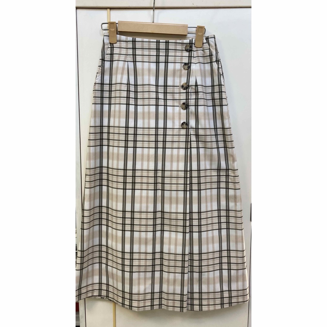 ベージュ✖️チェック　ロングスカート レディースのスカート(ロングスカート)の商品写真