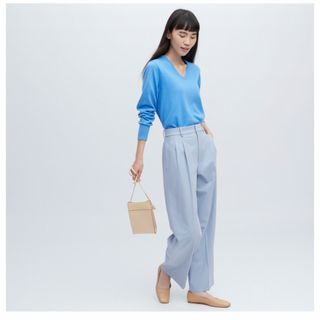 ユニクロ(UNIQLO)のタックワイドパンツ　※訳あり(カジュアルパンツ)