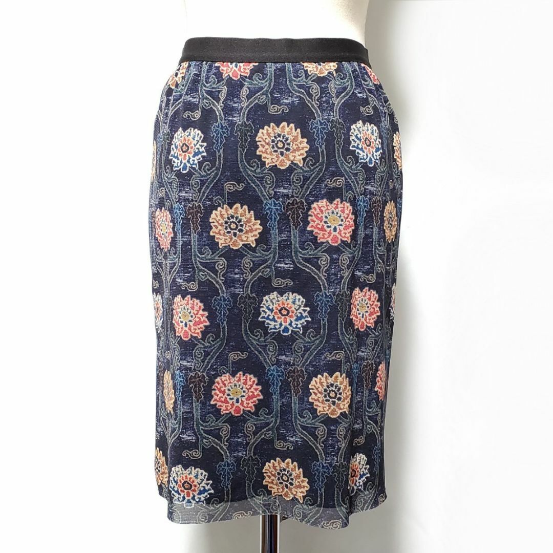 VIVIENNE TAM(ヴィヴィアンタム)のヴィヴィアンタム 花柄スカート ウエストゴム 紺系 サイズ0（約Sサイズ相当） レディースのスカート(ひざ丈スカート)の商品写真