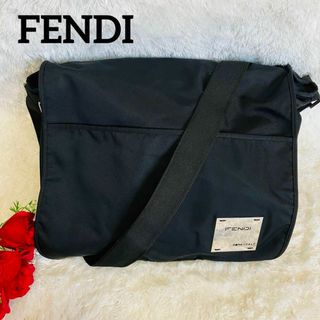 FENDI メッセンジャーバッグ　バッグ　さらに値下げ