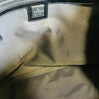 FENDI - 【美品】フェンディ ショルダーバッグ シルバーロゴプレート