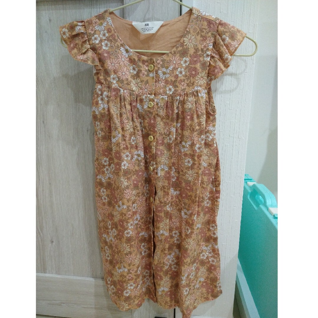 H&M(エイチアンドエム)のH&М キッズ/ベビー/マタニティのキッズ服女の子用(90cm~)(ワンピース)の商品写真