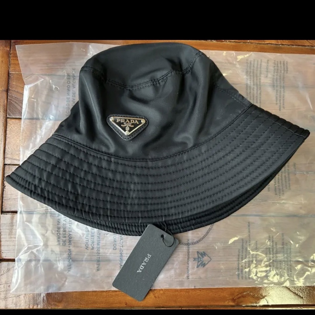 PRADA 未使用 大人気 PRADA ハット バケハ 男女兼用の通販 by hpn 大人気⭐️新品 プラダ ハット ユニセックス