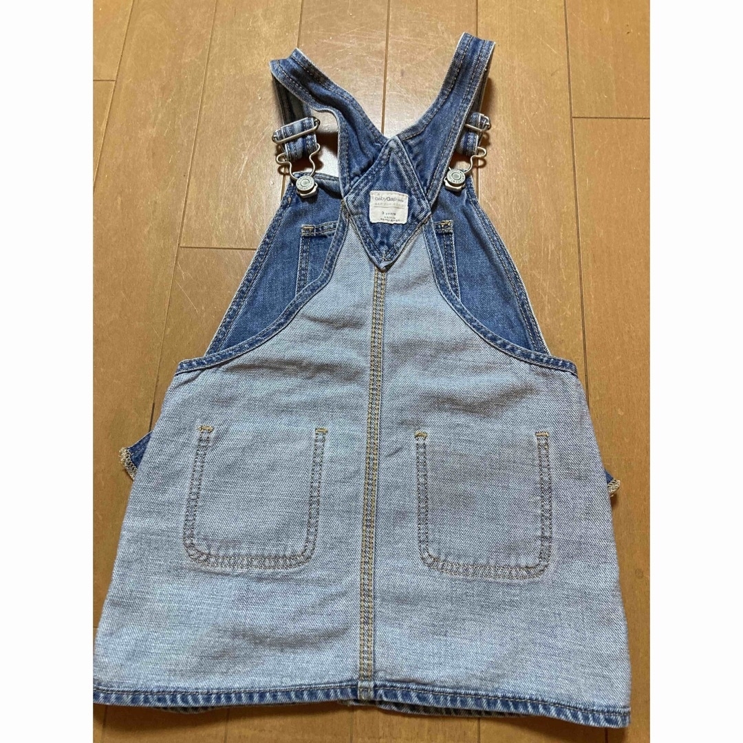 babyGAP(ベビーギャップ)の【値下げ】デニム　スカート　100 GAP ジャンバースカート　女の子 キッズ/ベビー/マタニティのキッズ服女の子用(90cm~)(スカート)の商品写真