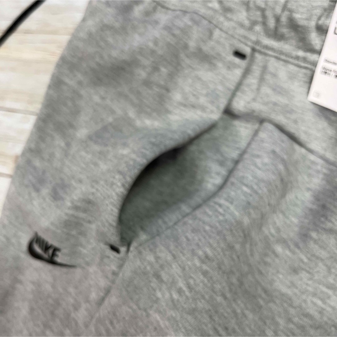 NIKE(ナイキ)のNIKE TECH FLEECE SHORT Lサイズ 新品未使用 メンズのパンツ(ショートパンツ)の商品写真