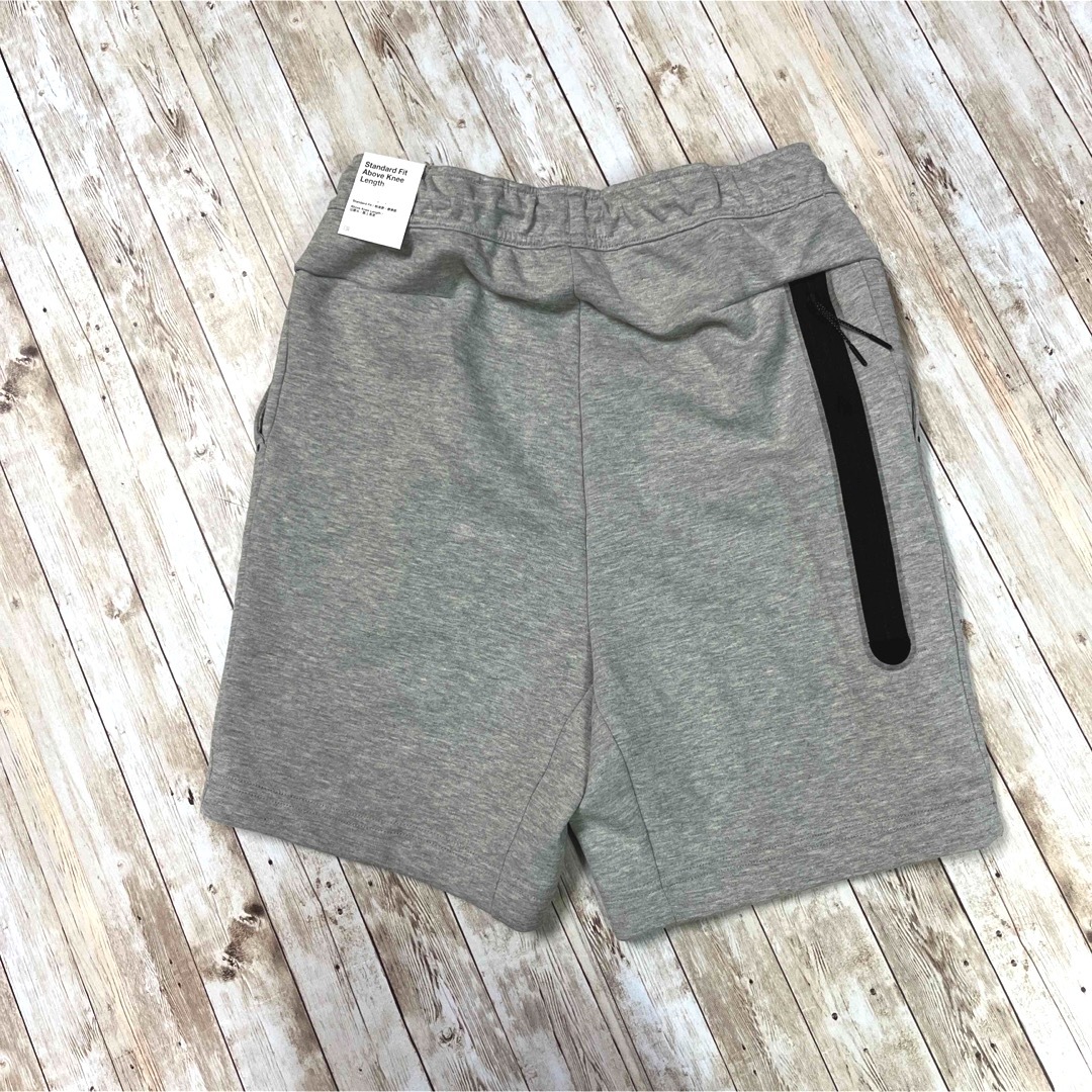 NIKE(ナイキ)のNIKE TECH FLEECE SHORT Lサイズ 新品未使用 メンズのパンツ(ショートパンツ)の商品写真