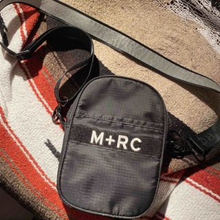 オフホワイト(OFF-WHITE)のM +RC マルシェノア　ショルダーポーチ美品(ショルダーバッグ)