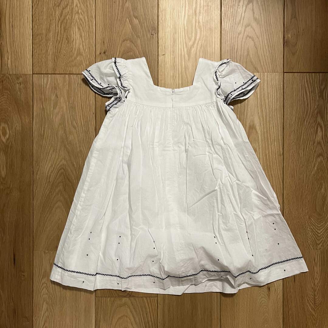 Tartine et Chocolat(タルティーヌ エ ショコラ)のTartine et chocolat ワンピース110cm キッズ/ベビー/マタニティのキッズ服女の子用(90cm~)(ワンピース)の商品写真