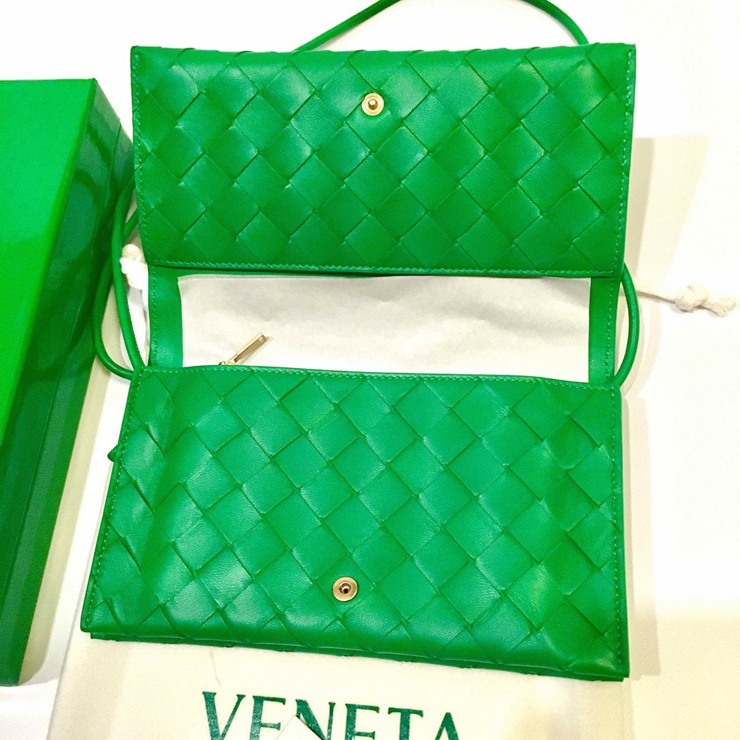 新品正規品 BOTTEGA VENETA ストラップウォレット ショルダーバッグ