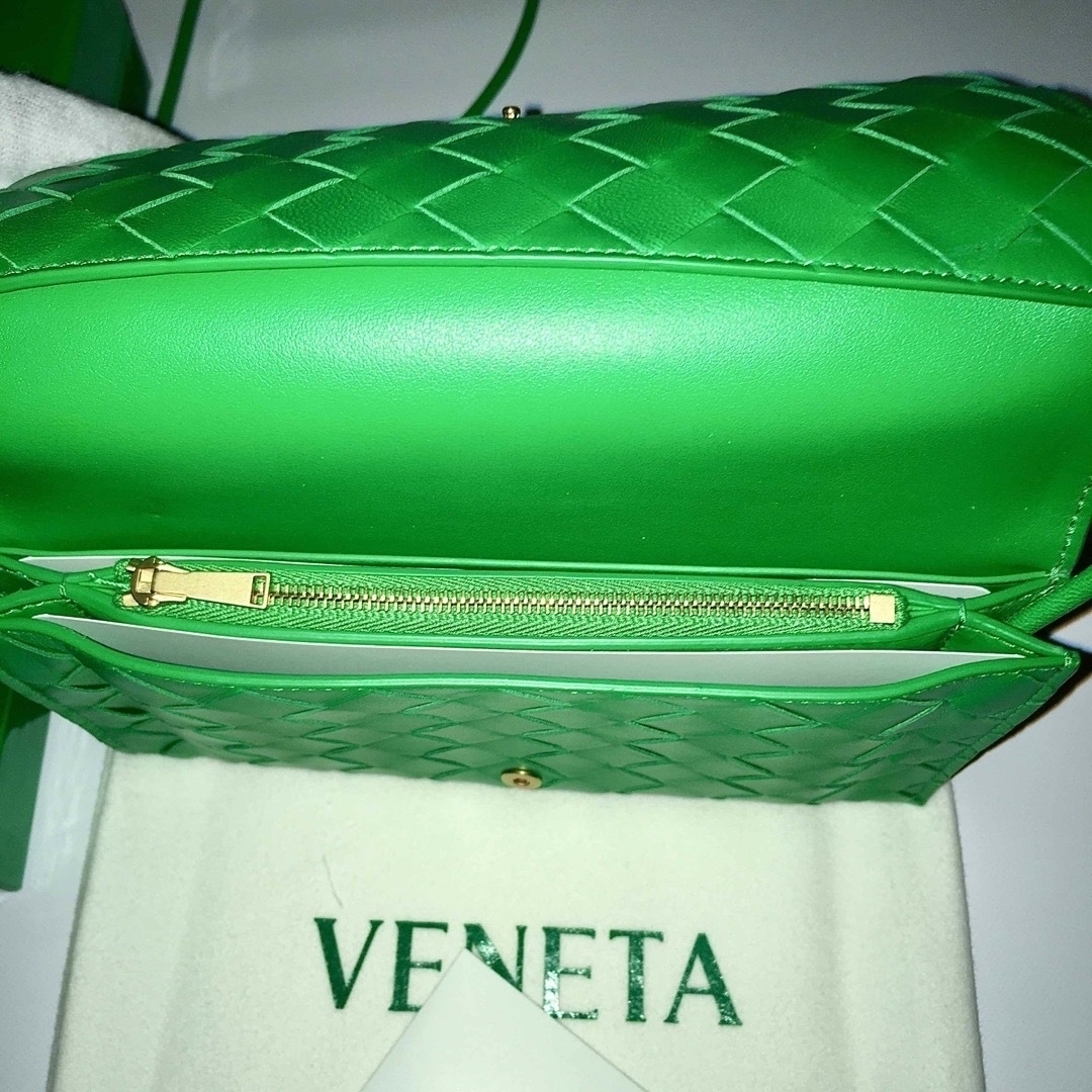 新品正規品 BOTTEGA VENETA ストラップウォレット ショルダーバッグ-