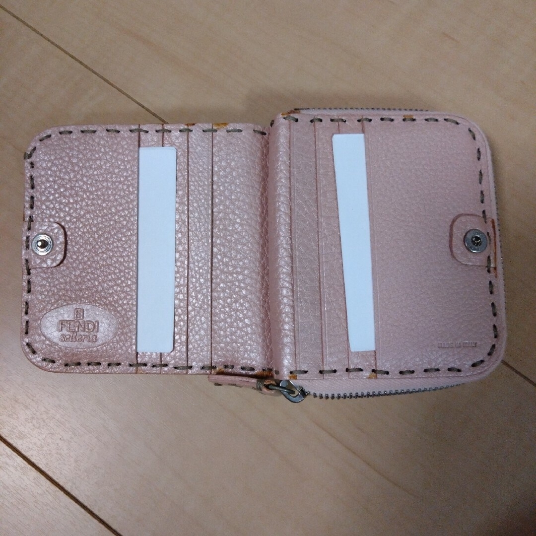 FENDI(フェンディ)のFENDI フェンディ セレリア ピーカーブー財布 レディースのファッション小物(財布)の商品写真