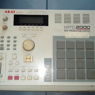 AKAI MPC2000 8パラアウトボード付き ジャンク(その他)