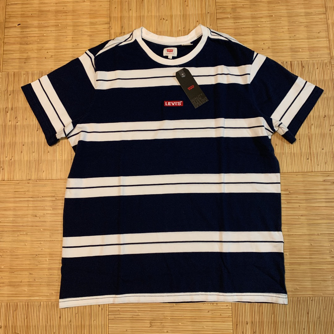 Levi's(リーバイス)の新品XL リーバイス　リラックスグラフィックTシャツ メンズのトップス(Tシャツ/カットソー(半袖/袖なし))の商品写真