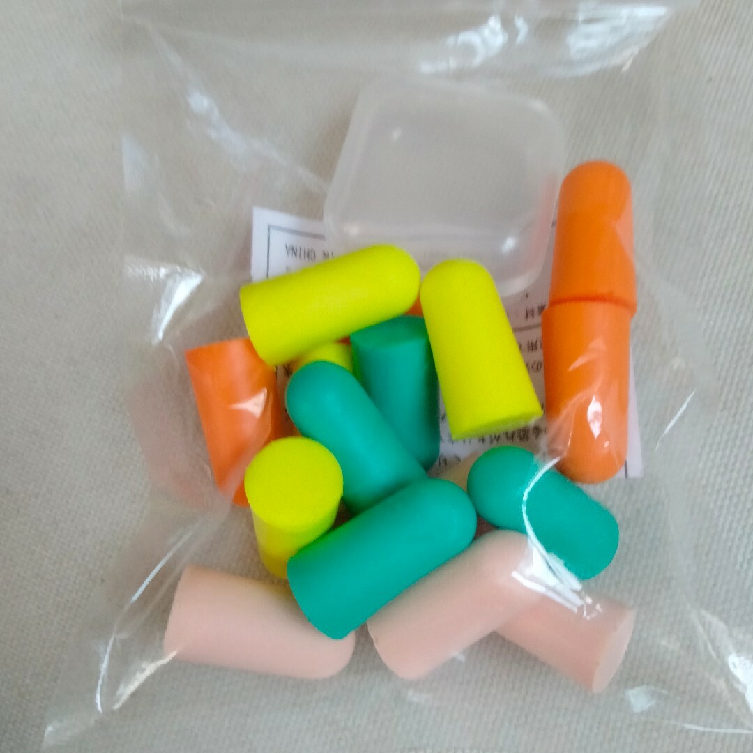 耳栓 カラフルearplug インテリア/住まい/日用品の日用品/生活雑貨/旅行(日用品/生活雑貨)の商品写真