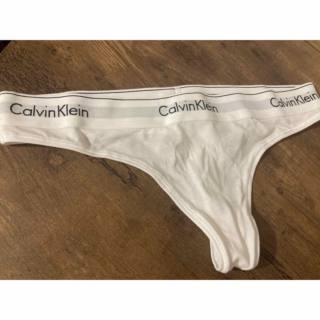 Calvin Klein(カルバンクライン)のCalvin Klein Tショーツ レディースの下着/アンダーウェア(ショーツ)の商品写真