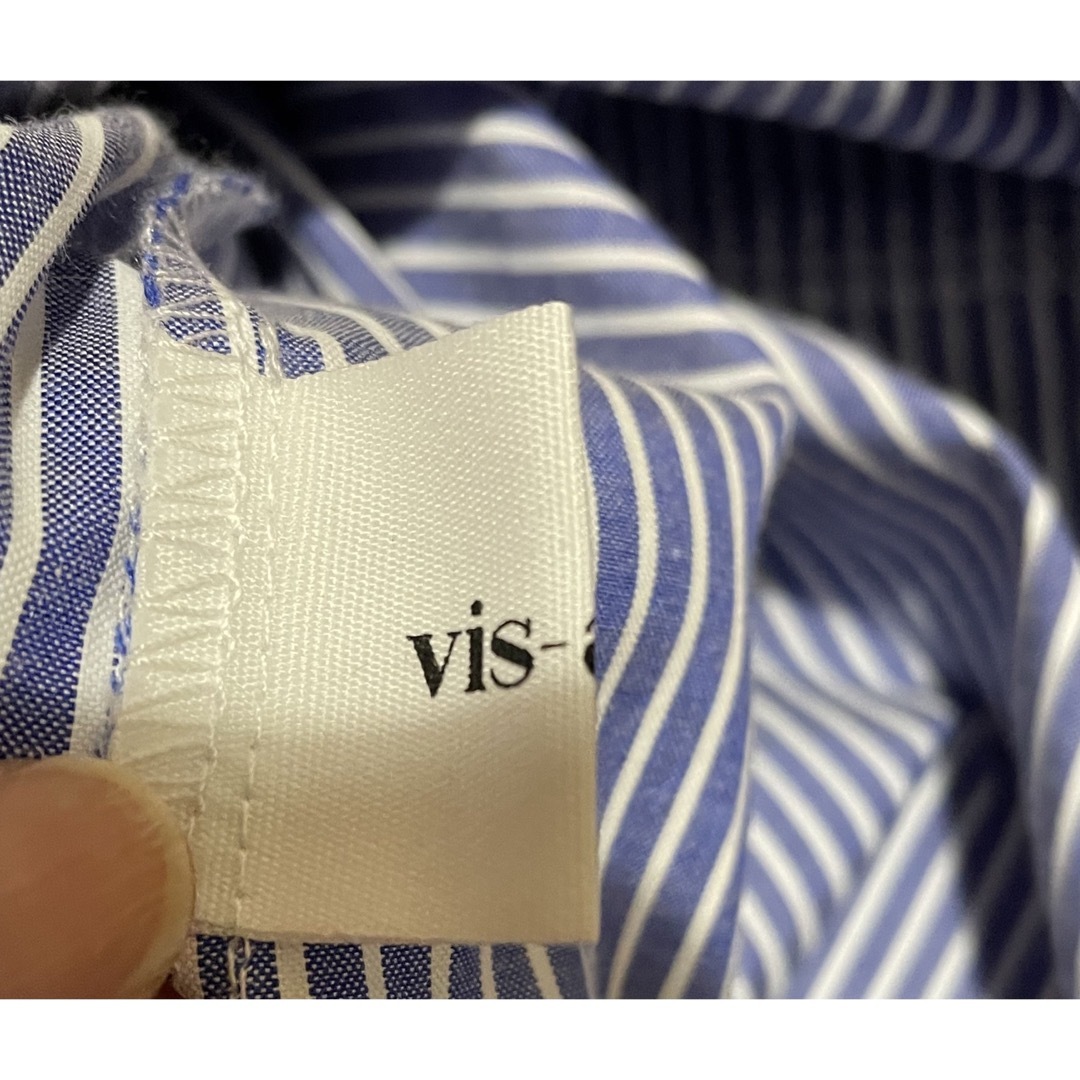 ViS(ヴィス)のvis-a-vis ビザビ パールボタン ストライプ　半袖ブラウス レディースのトップス(シャツ/ブラウス(半袖/袖なし))の商品写真