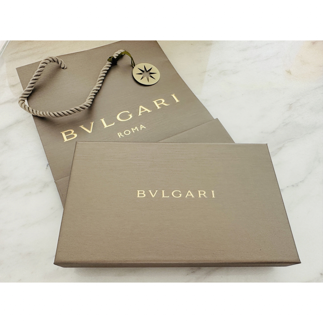 BVLGARI(ブルガリ)の【正規品】ブルガリBVLGARI☆二つ折り長財布☆箱・保証書付き☆小銭入りあり レディースのファッション小物(財布)の商品写真