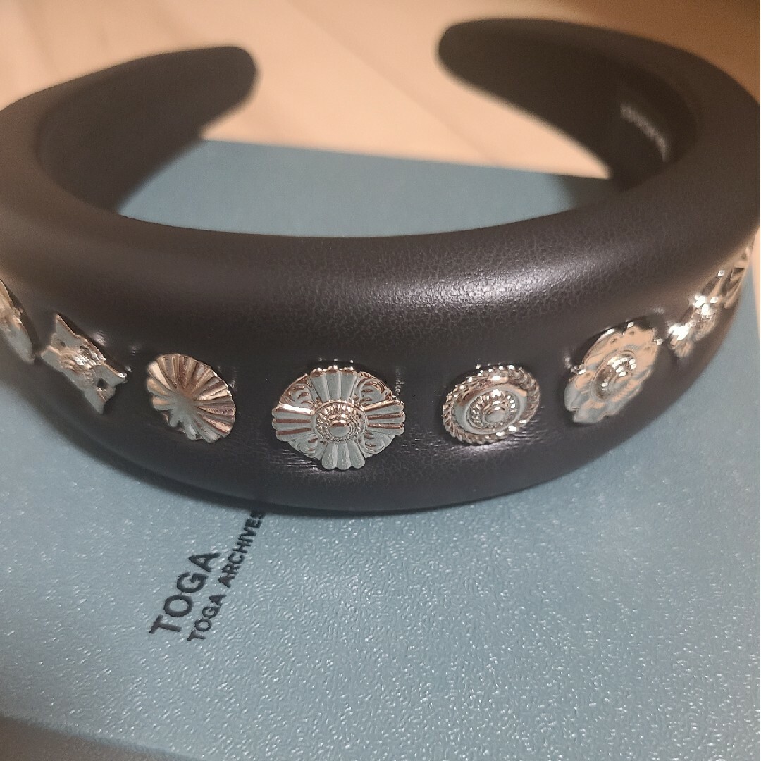TOGA - トーガ Leather headband 1 カチューシャの通販 by ら