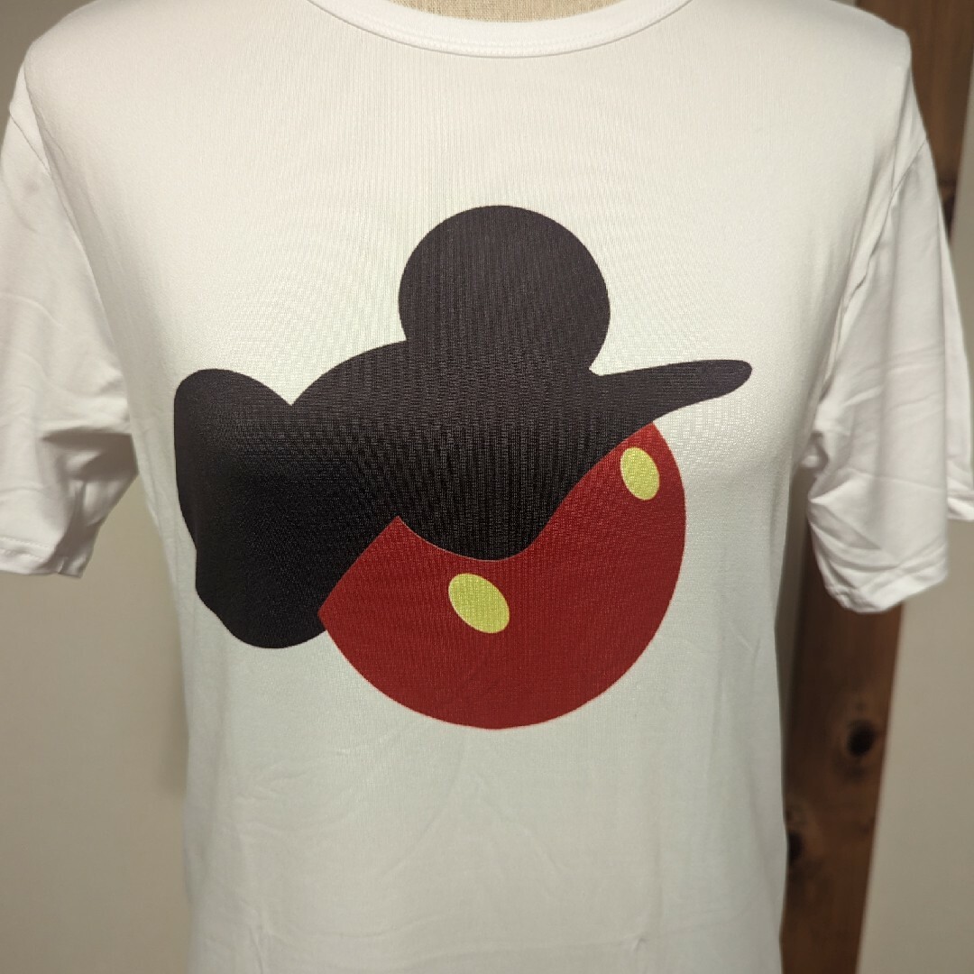 Disney　ミッキー　Ｔシャツ 　レディース　トップス　海外限定品　Msize レディースのトップス(Tシャツ(半袖/袖なし))の商品写真