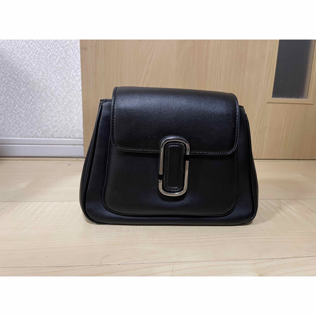 MARC JACOBS(マークジェイコブス)の新品★マークジェイコブス ザ Jマーク ミニ チェーンサッチェルバッグ ブラック レディースのバッグ(ショルダーバッグ)の商品写真