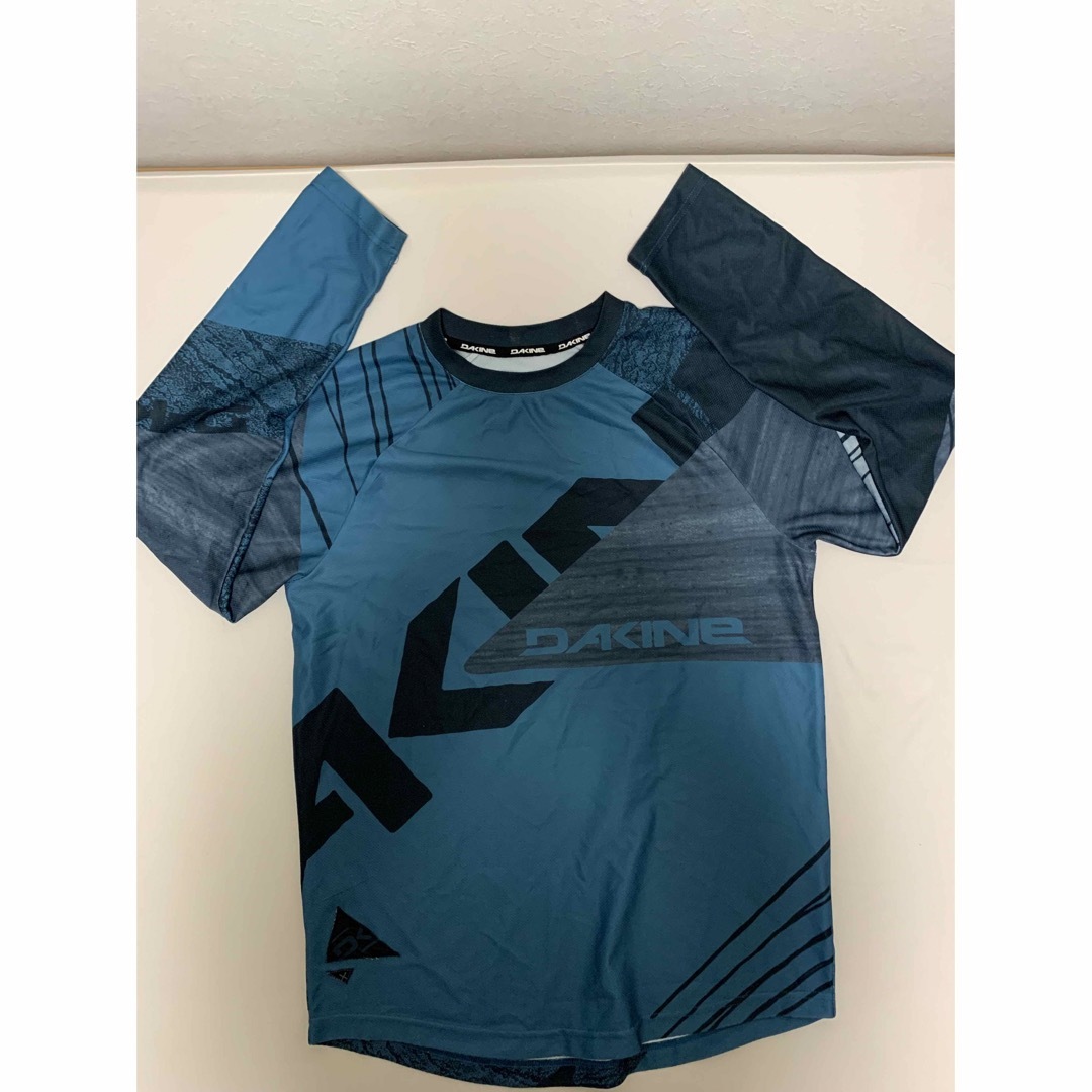 Dakine(ダカイン)のDAKINE ダカイン　長袖tシャツ  スポーツ/アウトドアのスポーツ/アウトドア その他(サーフィン)の商品写真