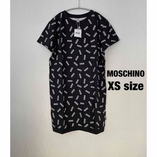 モスキーノ(MOSCHINO)の【新品】MOSCHINO モスキーノ  ロゴ 半袖 スウェットワンピース XS(ひざ丈ワンピース)