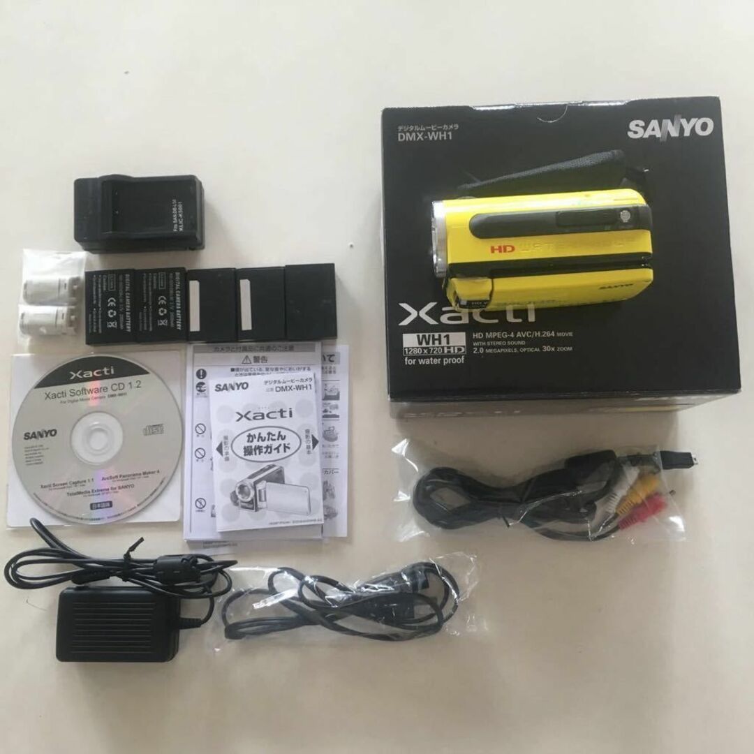 SANYO(サンヨー)のSANYO 防水デジカメ Xacti イエロー DMX-WH1(Y) 中古 スマホ/家電/カメラのカメラ(コンパクトデジタルカメラ)の商品写真