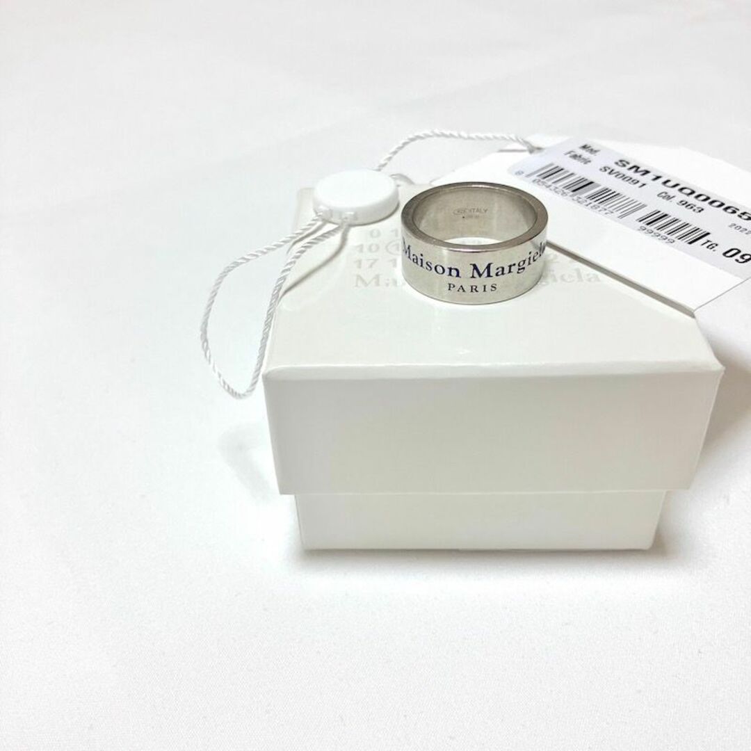 Maison Martin Margiela(マルタンマルジェラ)の新品 9 マルジェラ 22ss ブランドロゴリング 指輪 4925 メンズのアクセサリー(リング(指輪))の商品写真