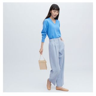 ユニクロ(UNIQLO)の新品 UNIQLOタックワイドパンツ（ツータック・丈標準69～71cm）(カジュアルパンツ)