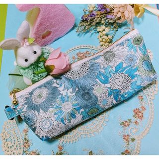 リバティ(LIBERTY.)のコスメ ペンケース スマホポシェット「リバティプリント」ハンドメイド(ポーチ)