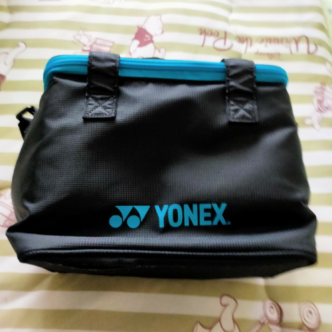 YONEX(ヨネックス)のヨネックスのクーラーバック インテリア/住まい/日用品のキッチン/食器(弁当用品)の商品写真