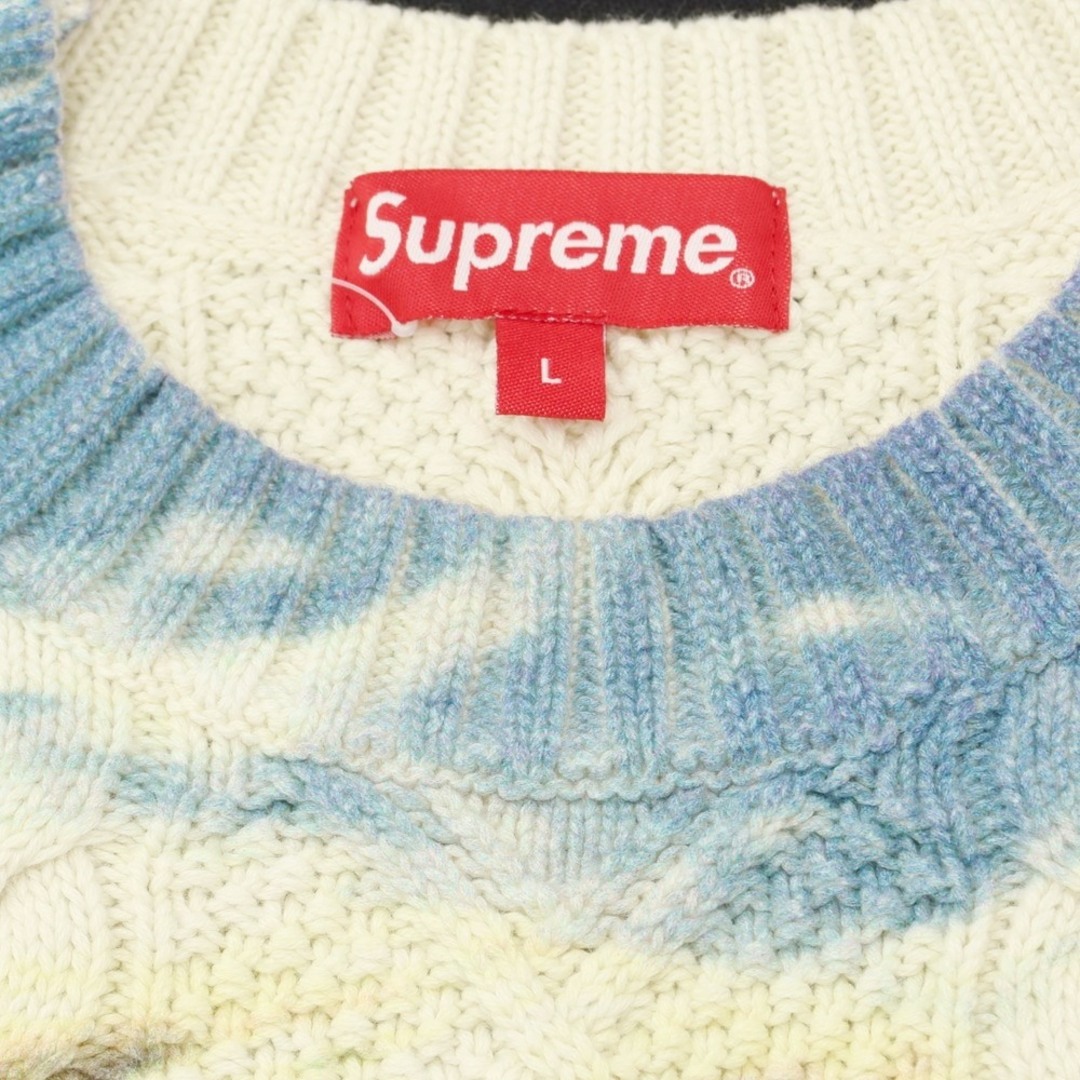 Supreme(シュプリーム)の【中古】シュプリーム Supreme 2023年春夏 Kurt Cobain Sweater ケーブル編み ミドルゲージコットン プリント ニット オフホワイトxブルー系【サイズL】【メンズ】 メンズのトップス(ニット/セーター)の商品写真