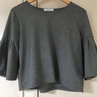 マウジー(moussy)のマウジー グレーフレア袖トップス(Tシャツ(長袖/七分))