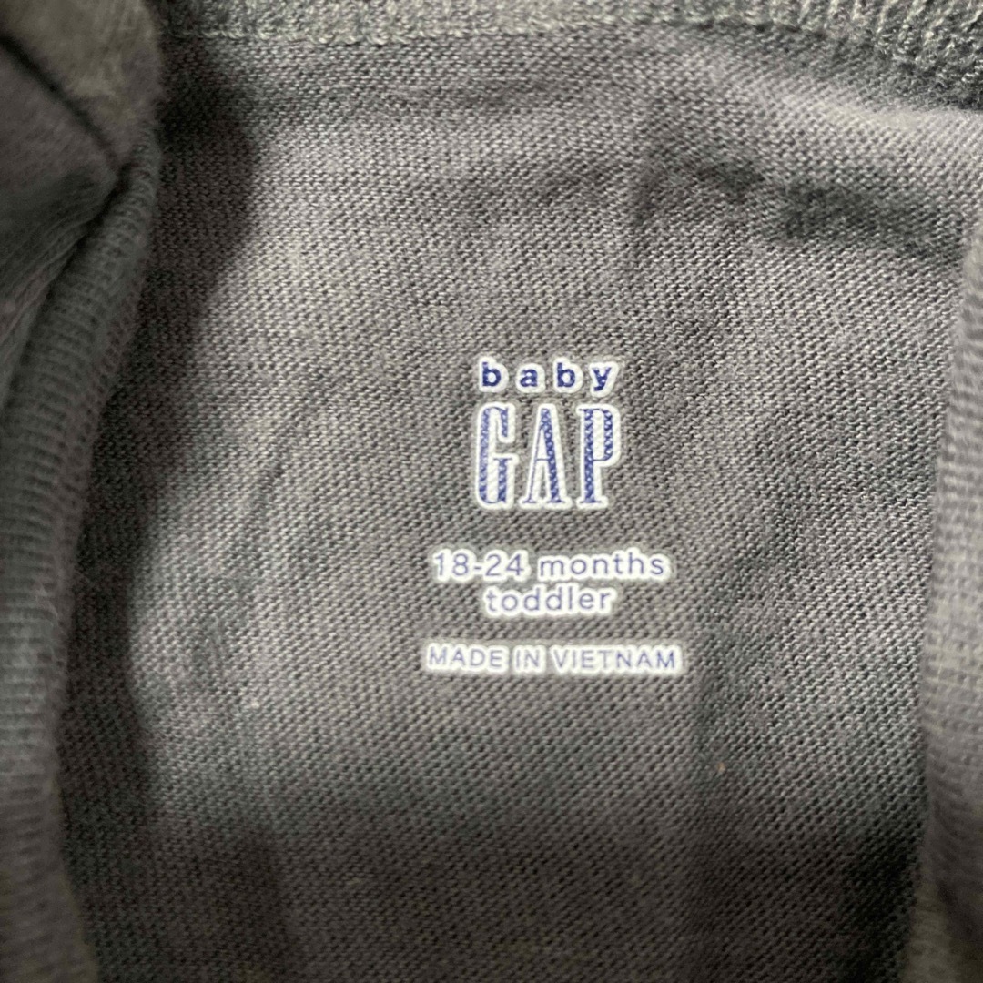 babyGAP(ベビーギャップ)のbabyGAP 90cm トップス キッズ/ベビー/マタニティのキッズ服女の子用(90cm~)(Tシャツ/カットソー)の商品写真