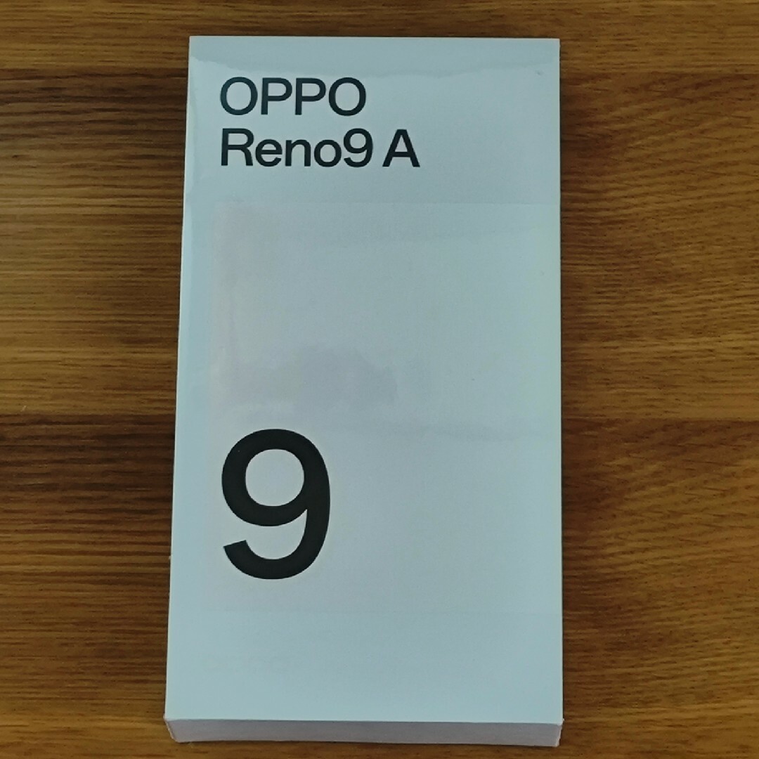 OPPO(オッポ)のOppo Reno 9A 128GB ムーンホワイト スマホ/家電/カメラのスマートフォン/携帯電話(スマートフォン本体)の商品写真