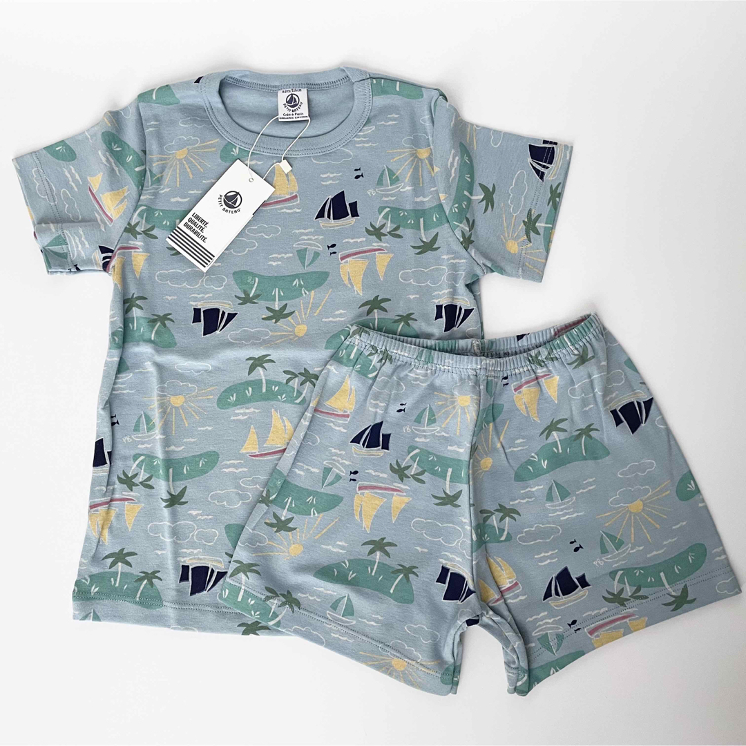 PETIT BATEAU(プチバトー)の新品未使用  プチバトー  半袖  パジャマ  8ans キッズ/ベビー/マタニティのキッズ服男の子用(90cm~)(パジャマ)の商品写真