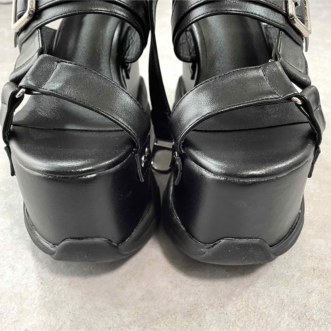 GRL(グレイル)の完売品 GRL グレイル レザーメタルパーツベルト厚底サンダル 23.0cm レディースの靴/シューズ(サンダル)の商品写真
