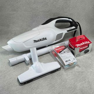 マキタ(Makita)のMakita マキタ 充電式クリーナ CL142FD 紙パック式 おまけ多数(掃除機)