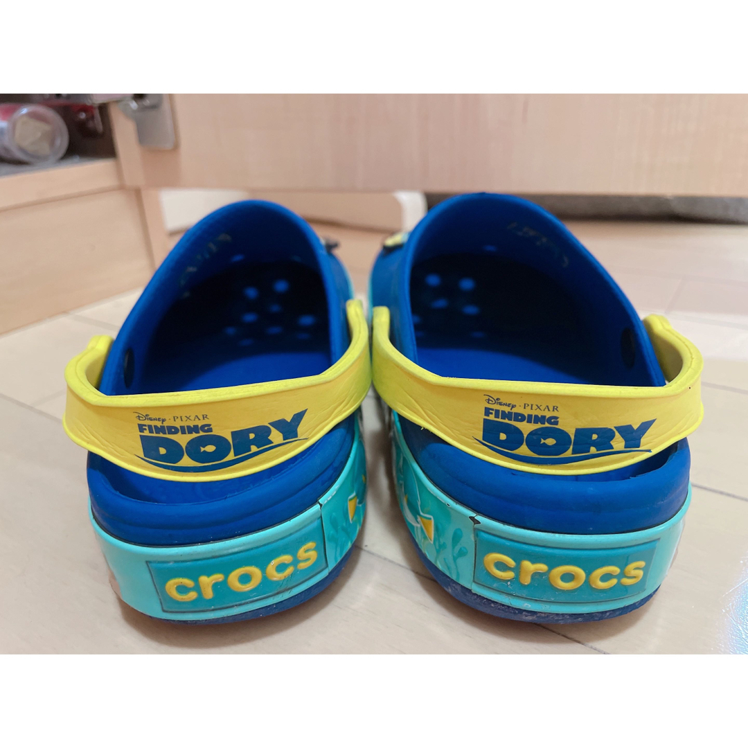 crocs(クロックス)のクロックス　キッズ　ニモ　ドリー　ディズニー　19 キッズ/ベビー/マタニティのキッズ靴/シューズ(15cm~)(サンダル)の商品写真